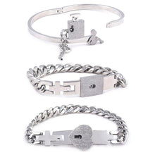 Load image into Gallery viewer, 3BFFs Lock Each Others Bracelets
