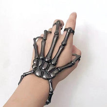 Load image into Gallery viewer, Spider Slave Chain Cosplay Chain Adjustable Size
