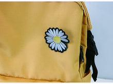 Laden Sie das Bild in den Galerie-Viewer, Schultaschen für junge Mädchen mit Chrysanthemendekoration
