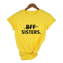 Laden Sie das Bild in den Galerie-Viewer, 1 Stück BFF SISTERS passendes T-Shirt mit Buchstabendruck
